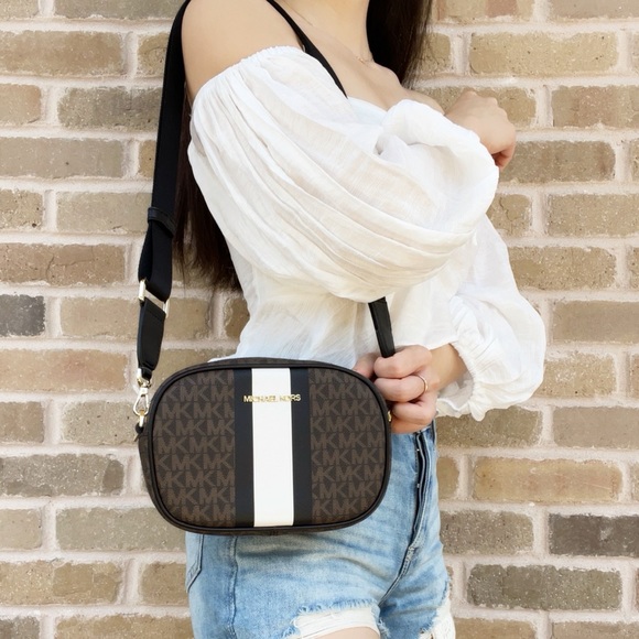 Gaby’sBags💕NWT Michael Kors oval Crossbody - Picture 7 of 11